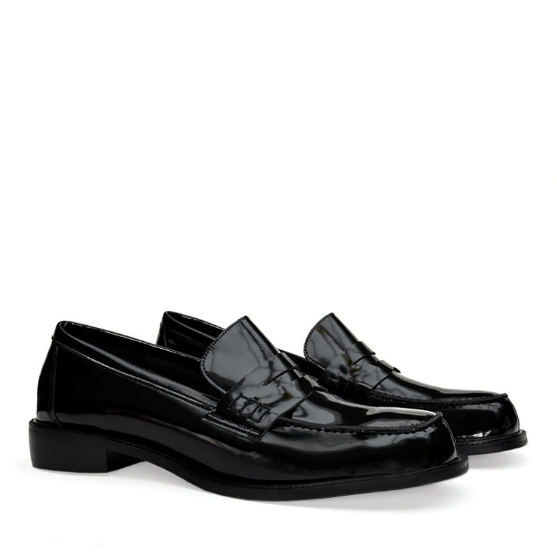 Lexi loafers in black