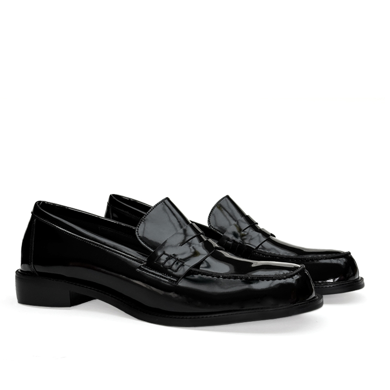 Lexi loafers in black